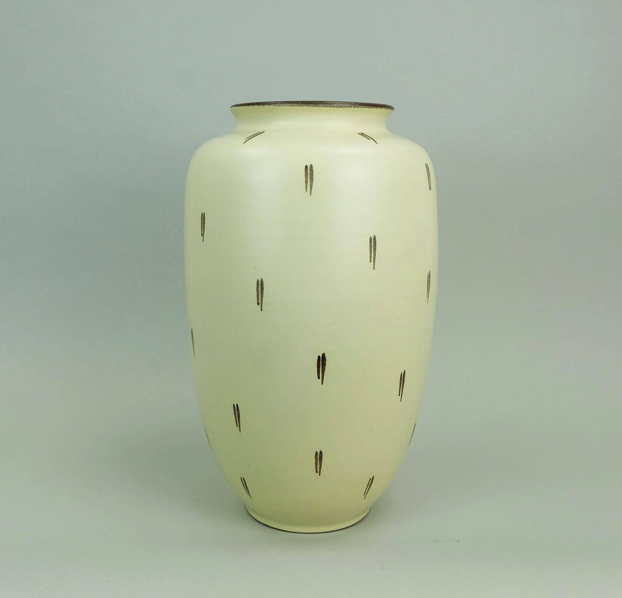 large mid century ceramic FLOOR VASE 1950s fritz van daalen, model 81/10A