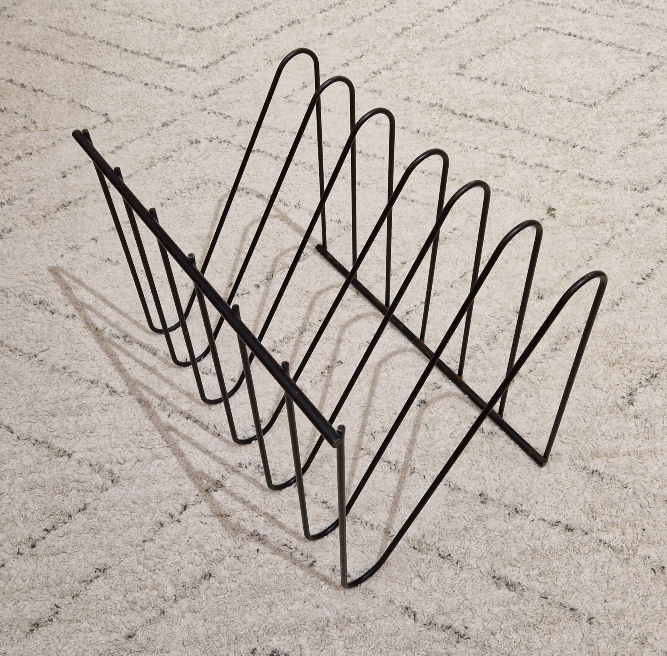 1970s magazine rack / record rack by François Arnal for Atelier A