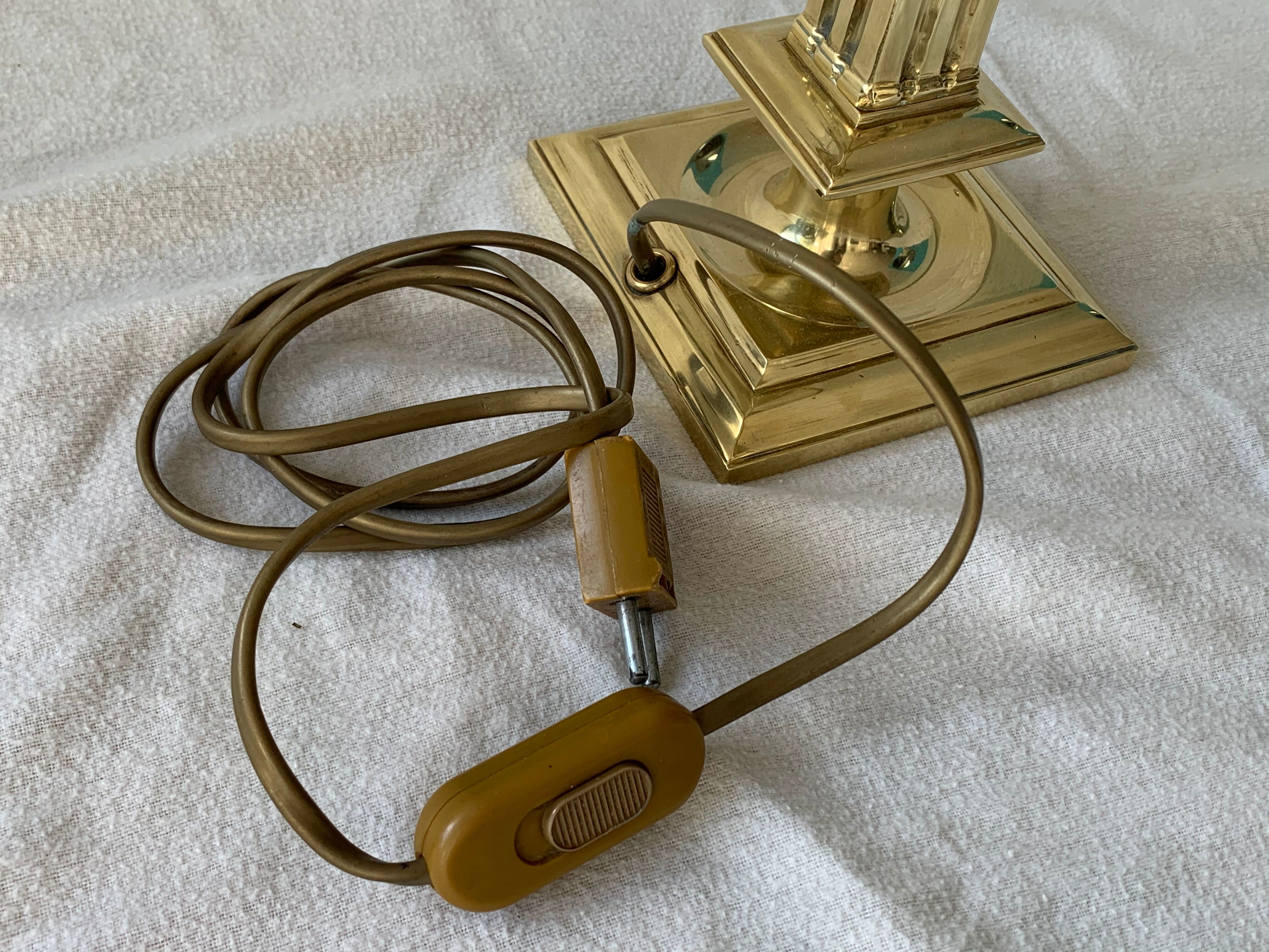 Lucien Gau's gilded bronze water bottle lamp Directoire style, 20th century