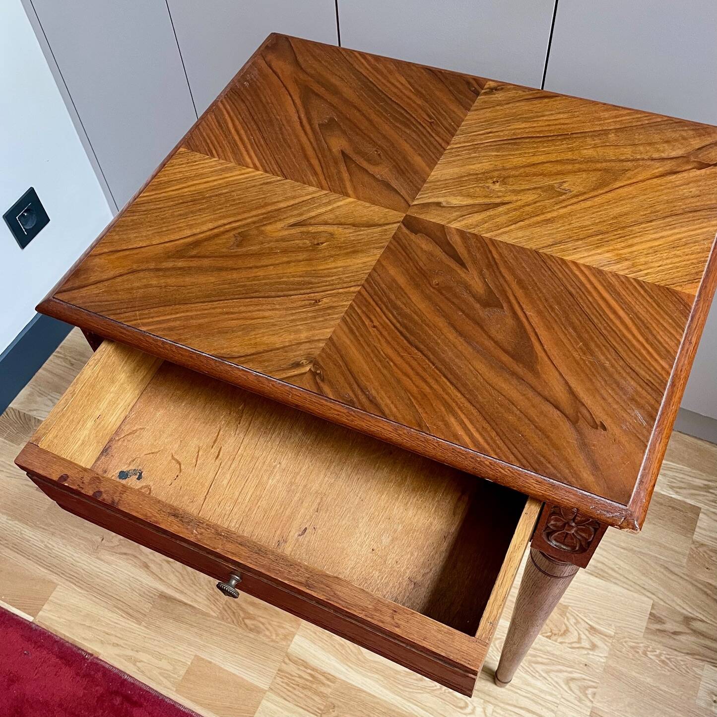Small living room side table in solid cherry and veneer, Louis XVI style