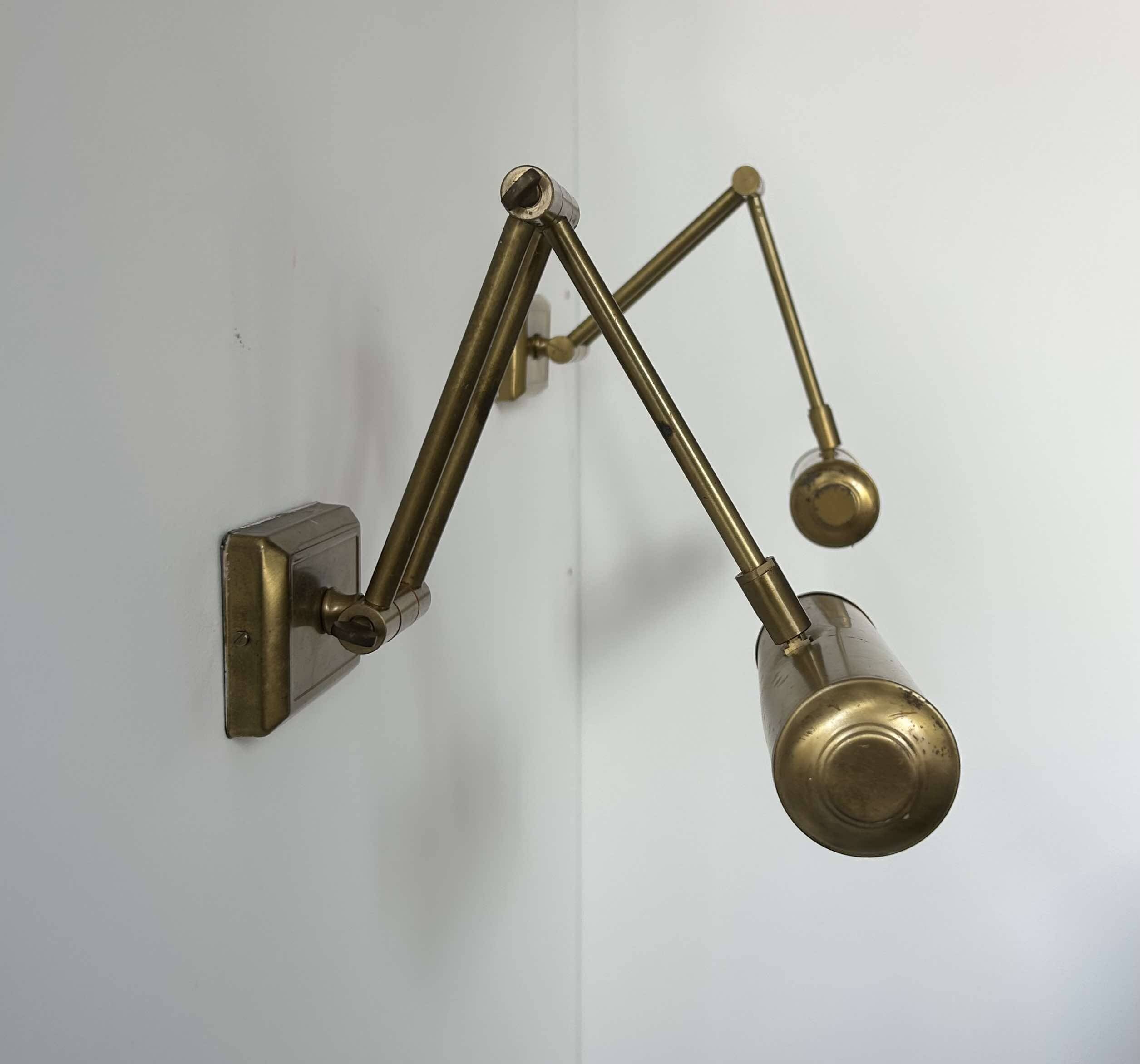 Paire d'appliques orientables, laiton patiné, France 1970