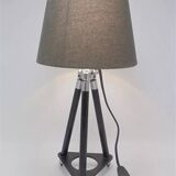 Tripod lamp