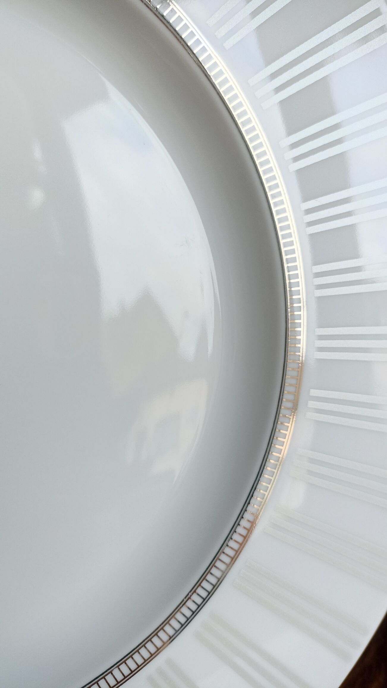 Guy Degrenne serving dish in Limoges porcelain, Venice Day Platinum