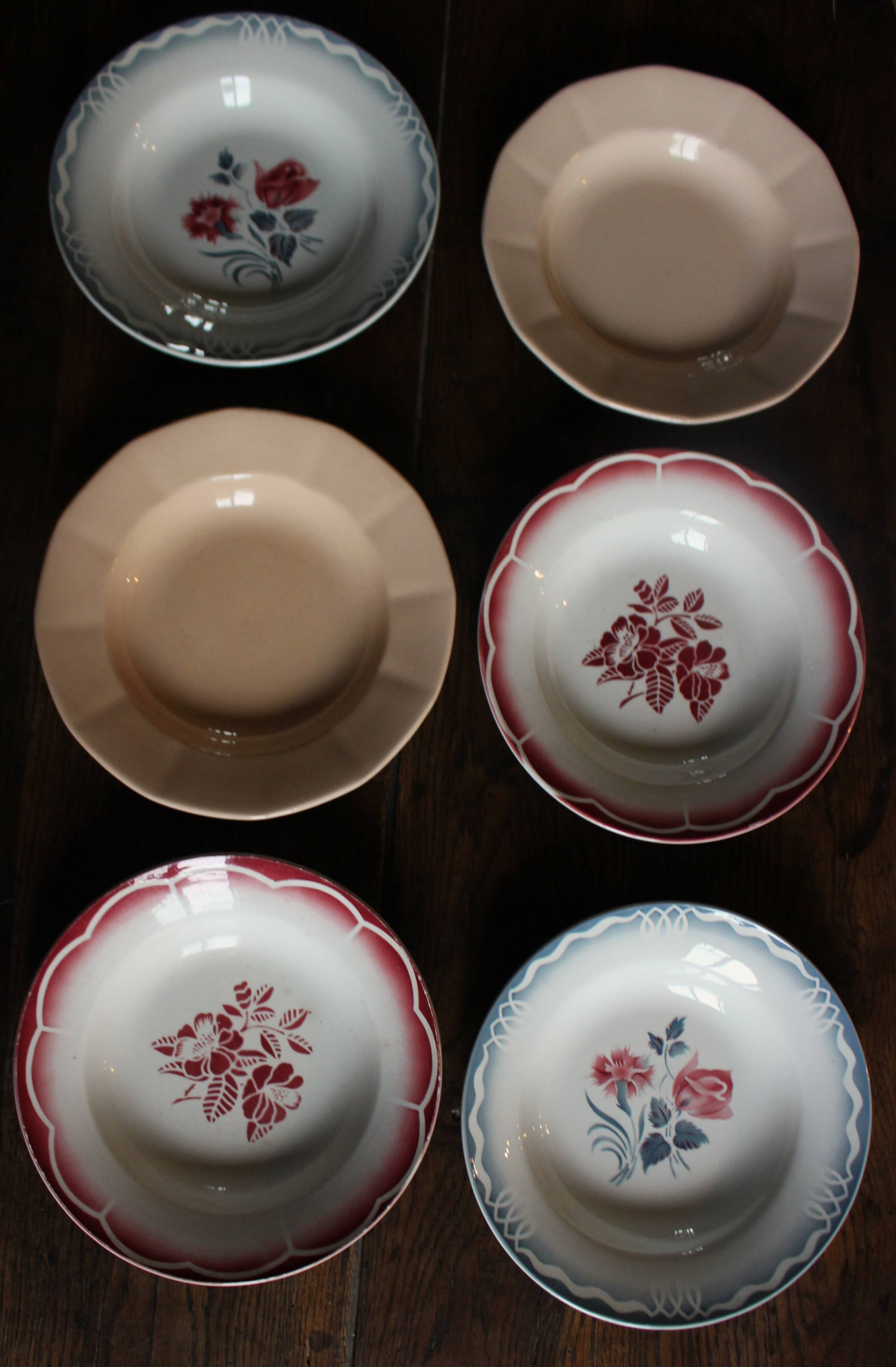6 mismatched soup plates Digoin Sarreguemines red blue pink