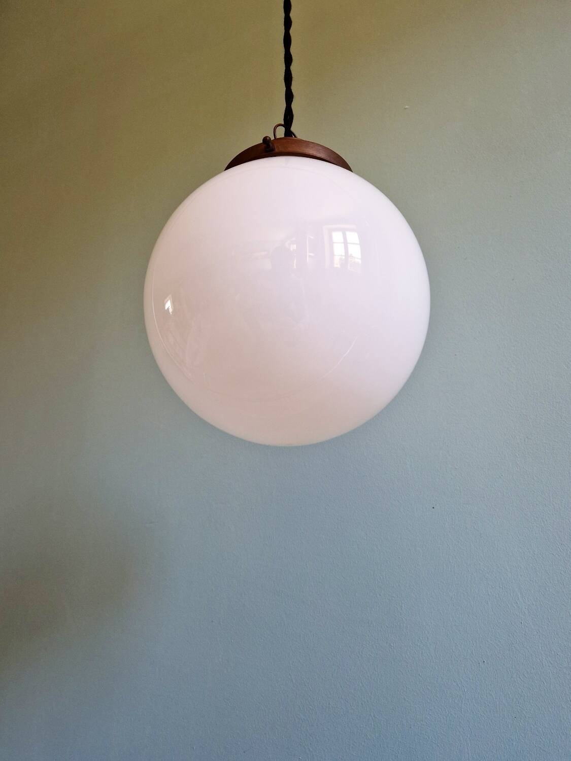 Art Deco suspension in white opaline, Val Saint-Lambert, 1920-30