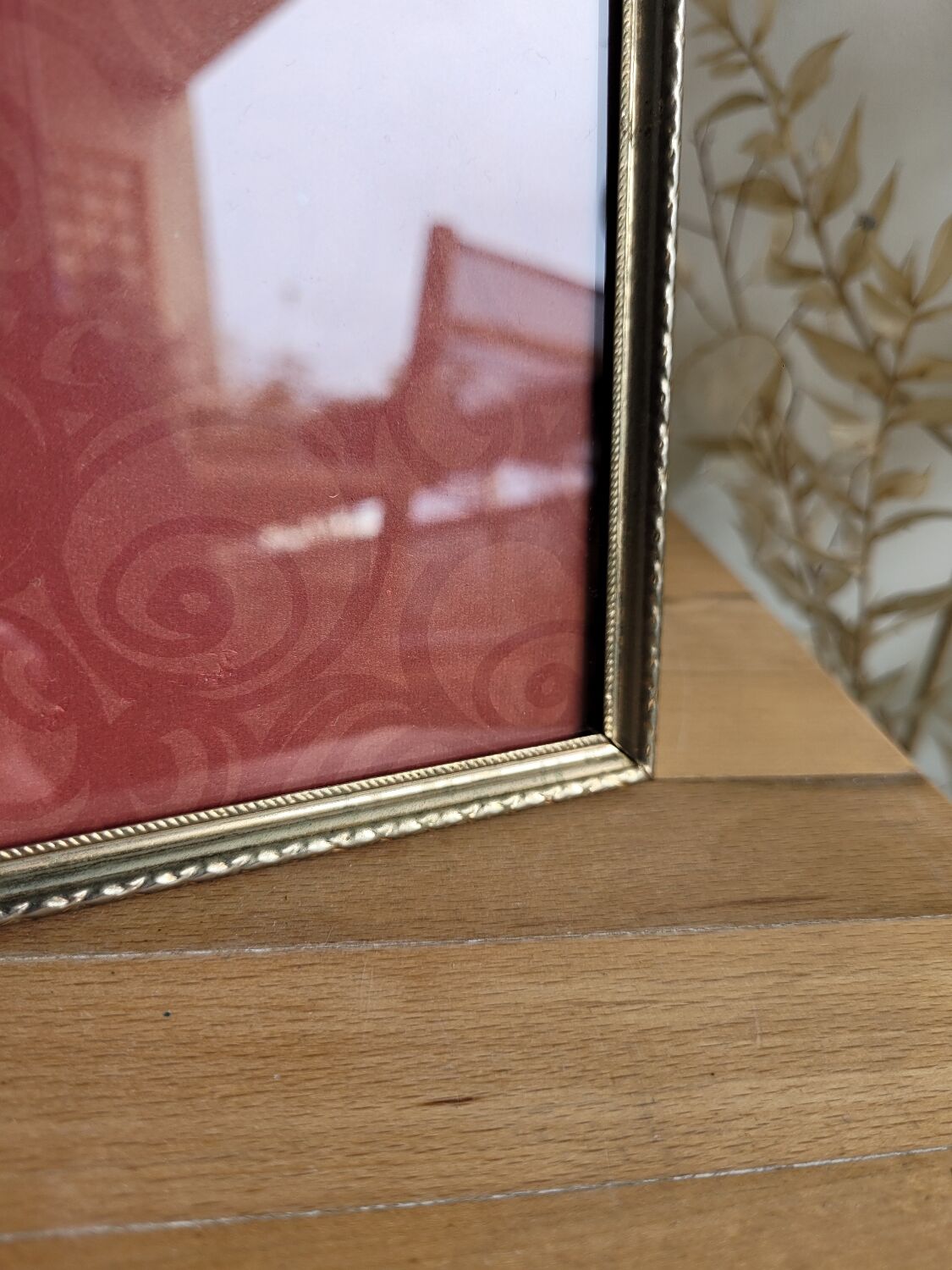 Gilded metal frame to install