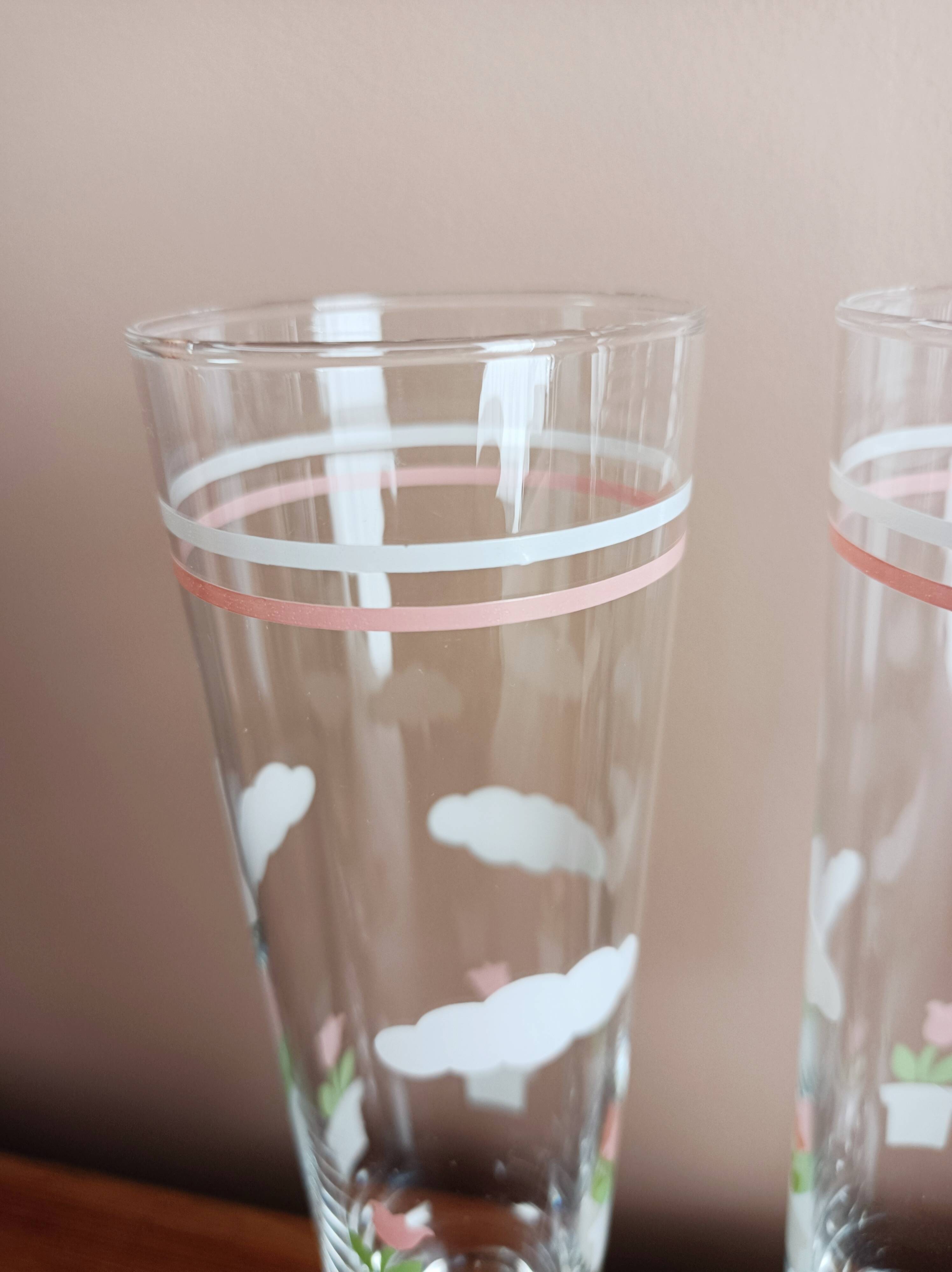 Set of 5 floral champagne glasses