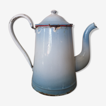 Cafetière en tôle émaillée