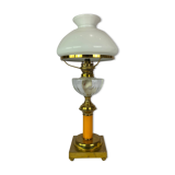 Lampe à pétrole en laiton avec abat-jour en verre opalin blanc et tige en verre orange, années 1860