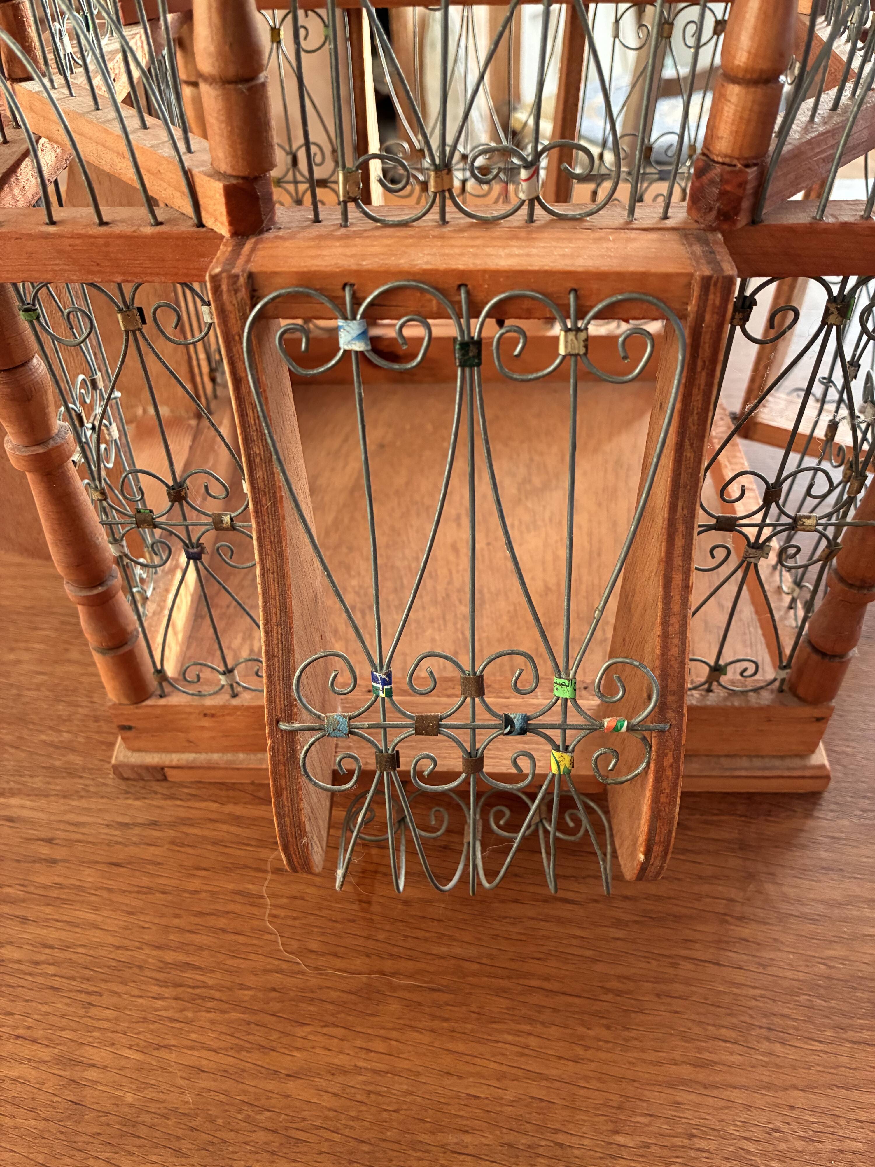 Cage à oiseaux en bois