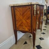 Transition period chest of drawers