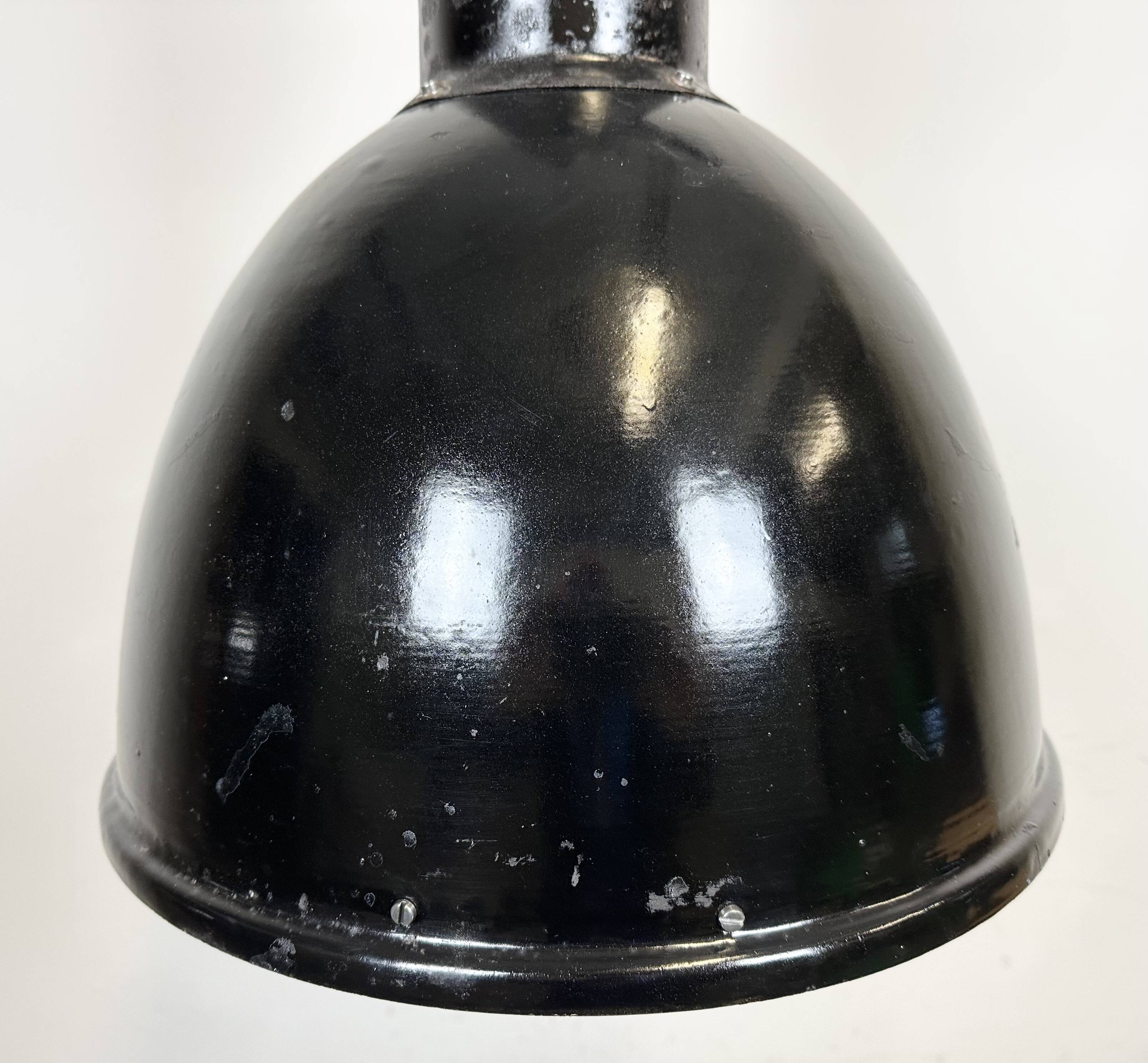 Suspension industrielle en émail noir, 1950s