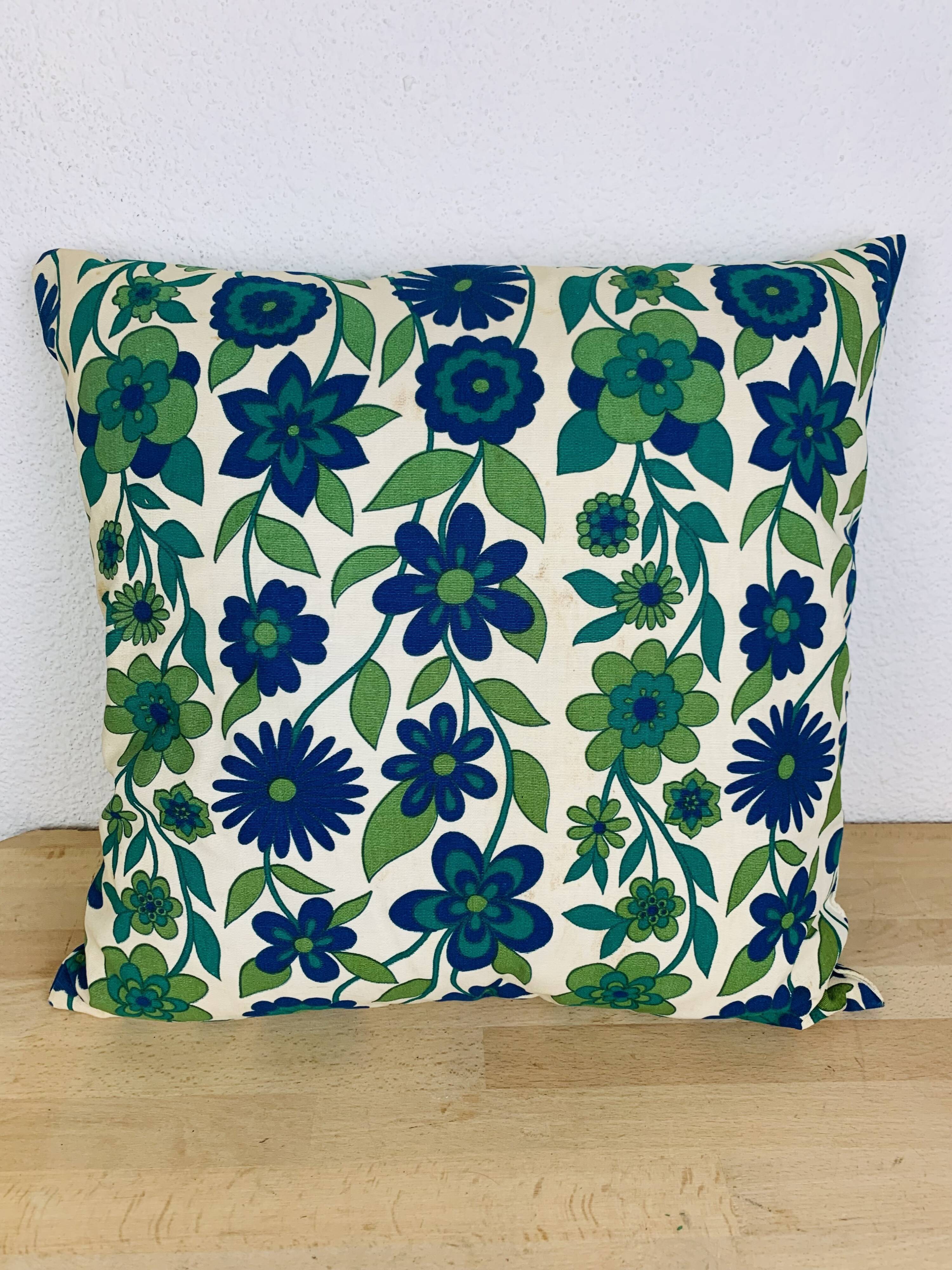 Vintage 70s flower cushion 47 x 47 cm