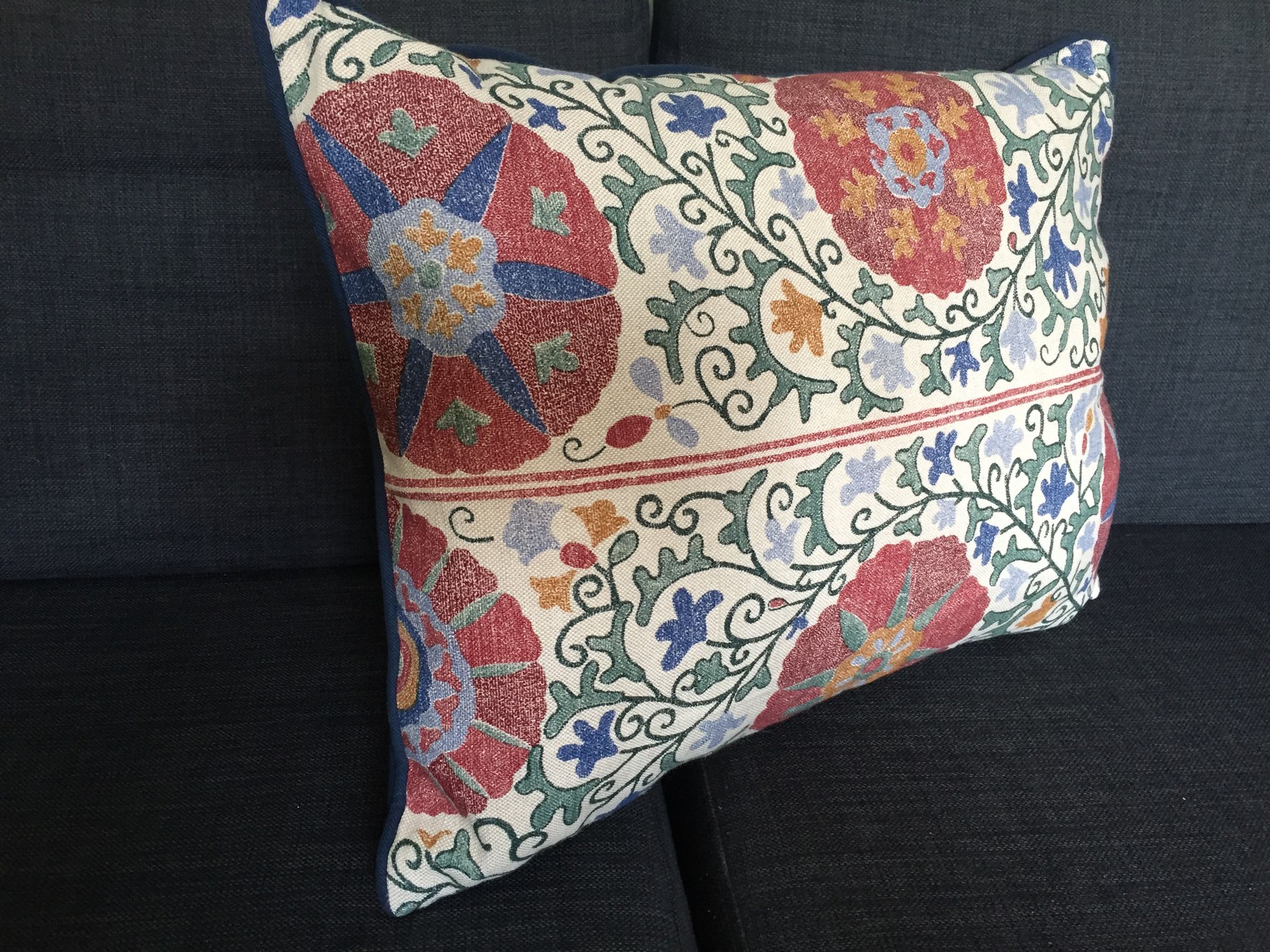 Decorative pillow case in linen and cotton  with suzani prints