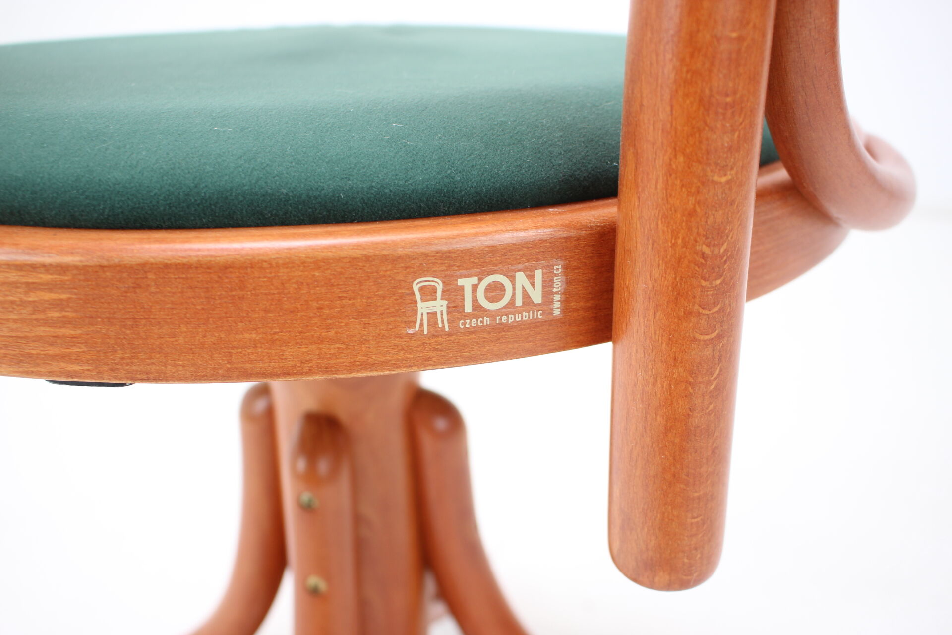 Chaise pivotante réglable en hauteur par Ton