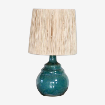 Lampe en céramique bleue abat jour en raphia années 60