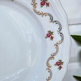 Set of 4 flat porcelain plates