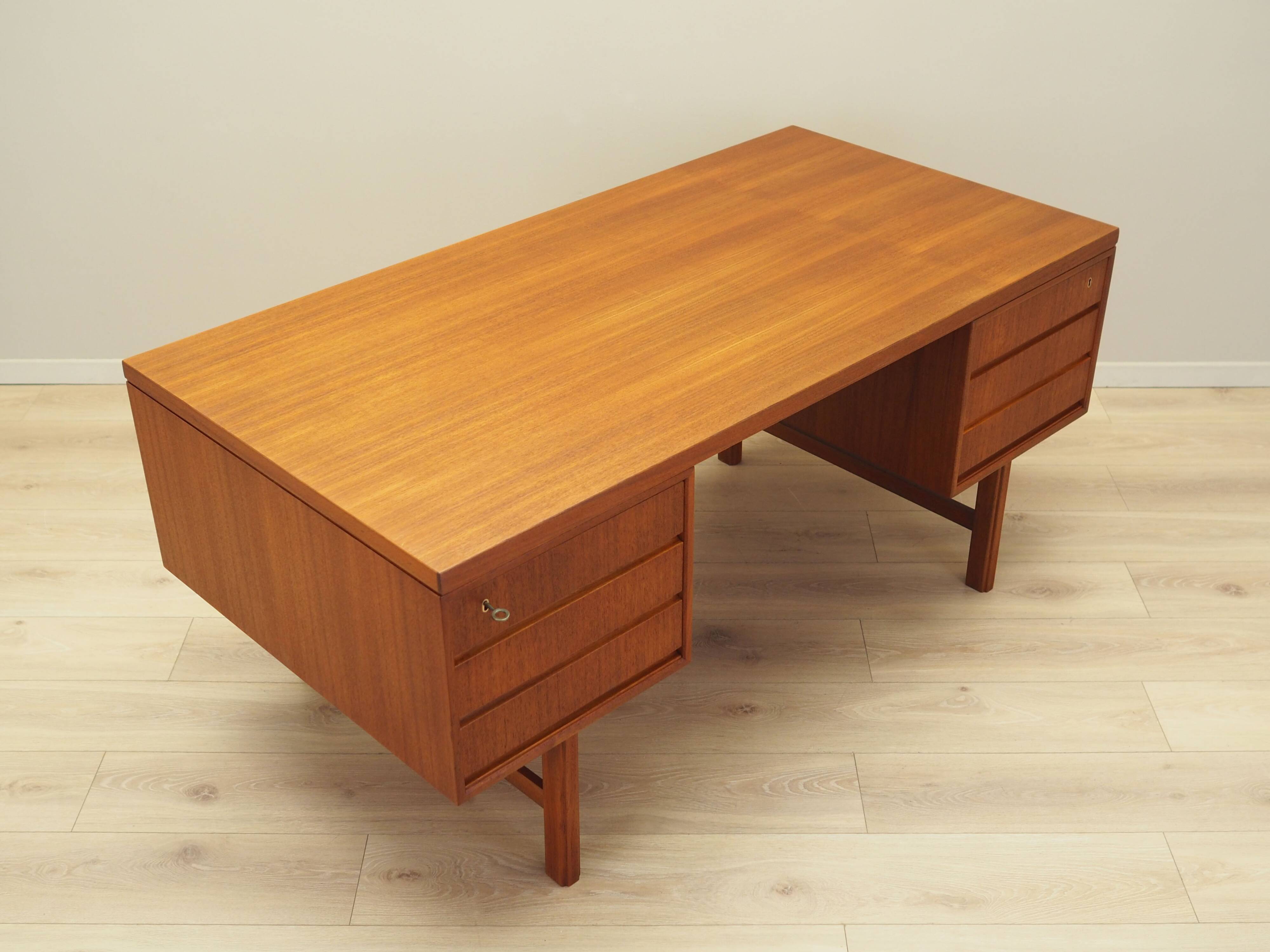Teak desk, Danish design, 1970s, production: Denmark