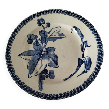 assiette piédouche E. Bourgeois Grand Dépôt décor bleu végétal