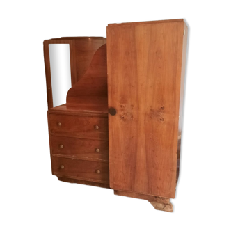 Armoire et commode asymétrique