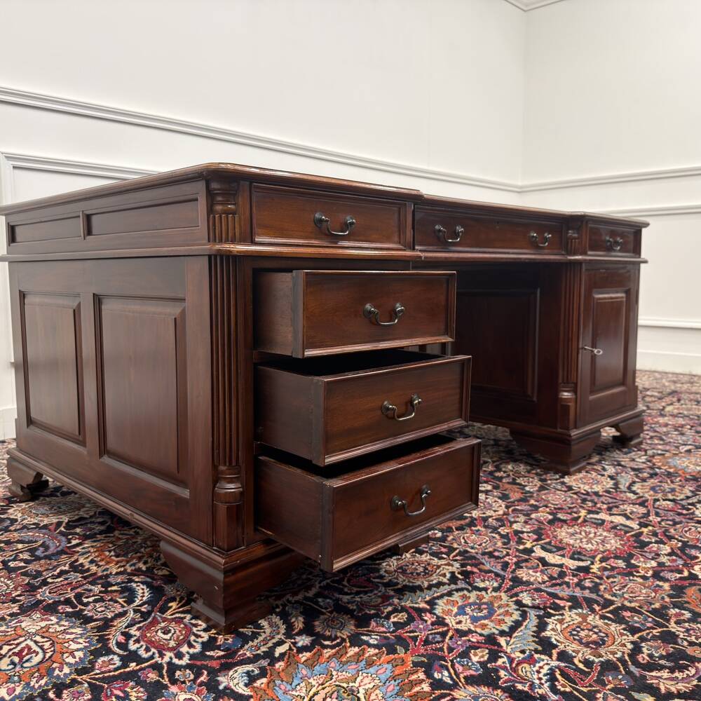 Classic English Partnerdesk Desk