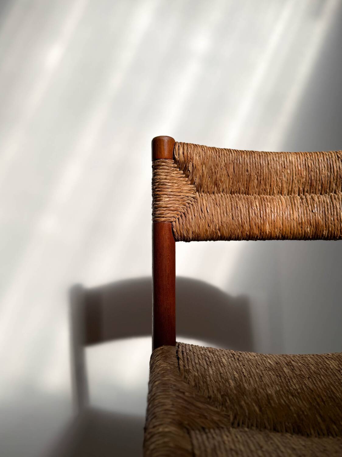 Lot de 5 chaises Charlotte Perriand modèle Dordogne