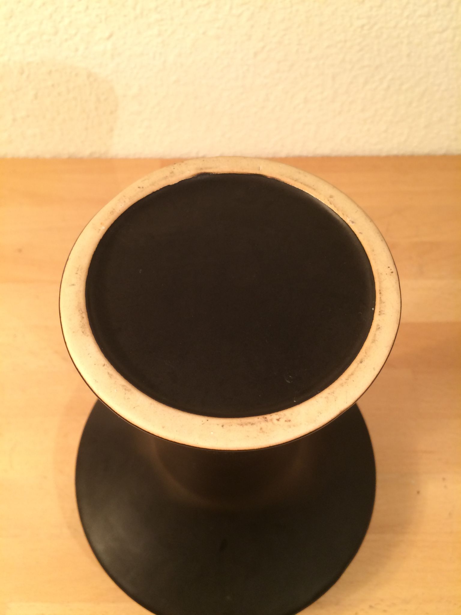 Vase moderniste "champignon" céramique noir
