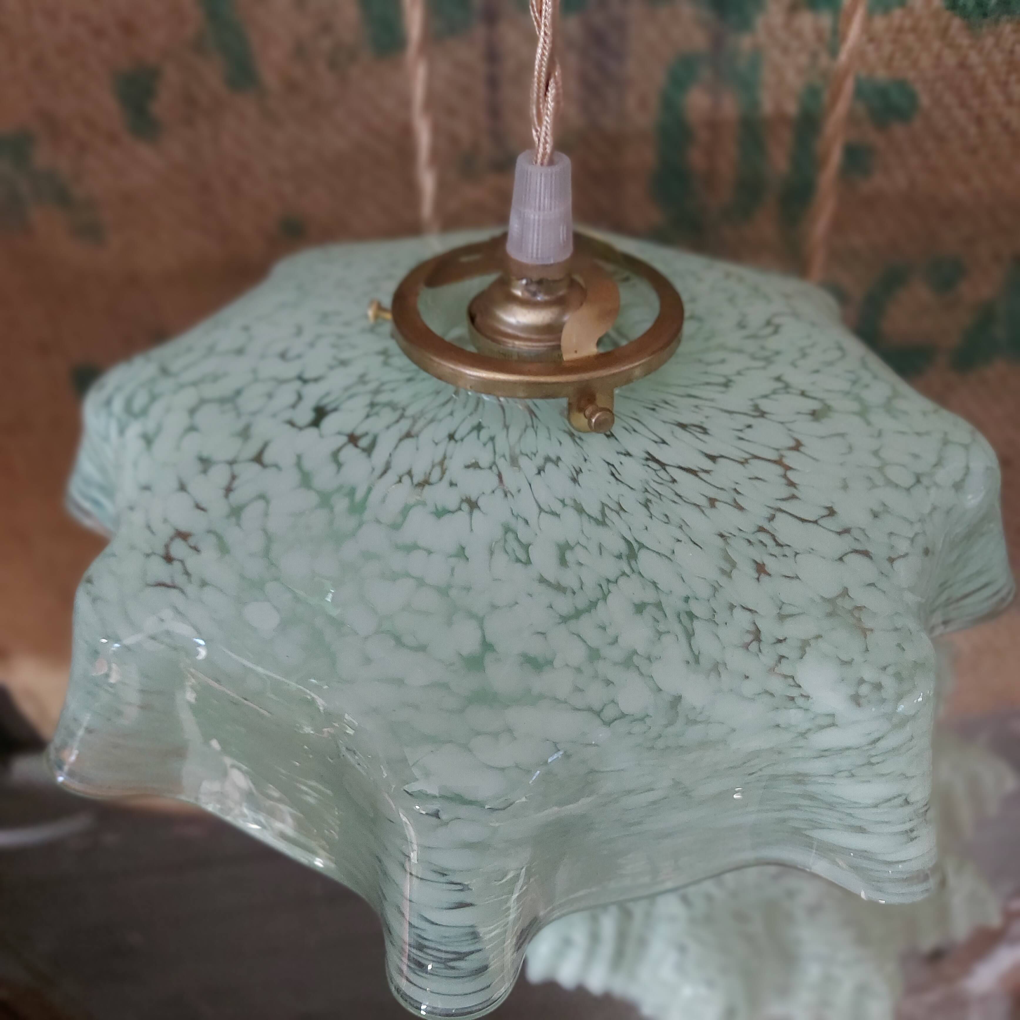 Waterfall suspension