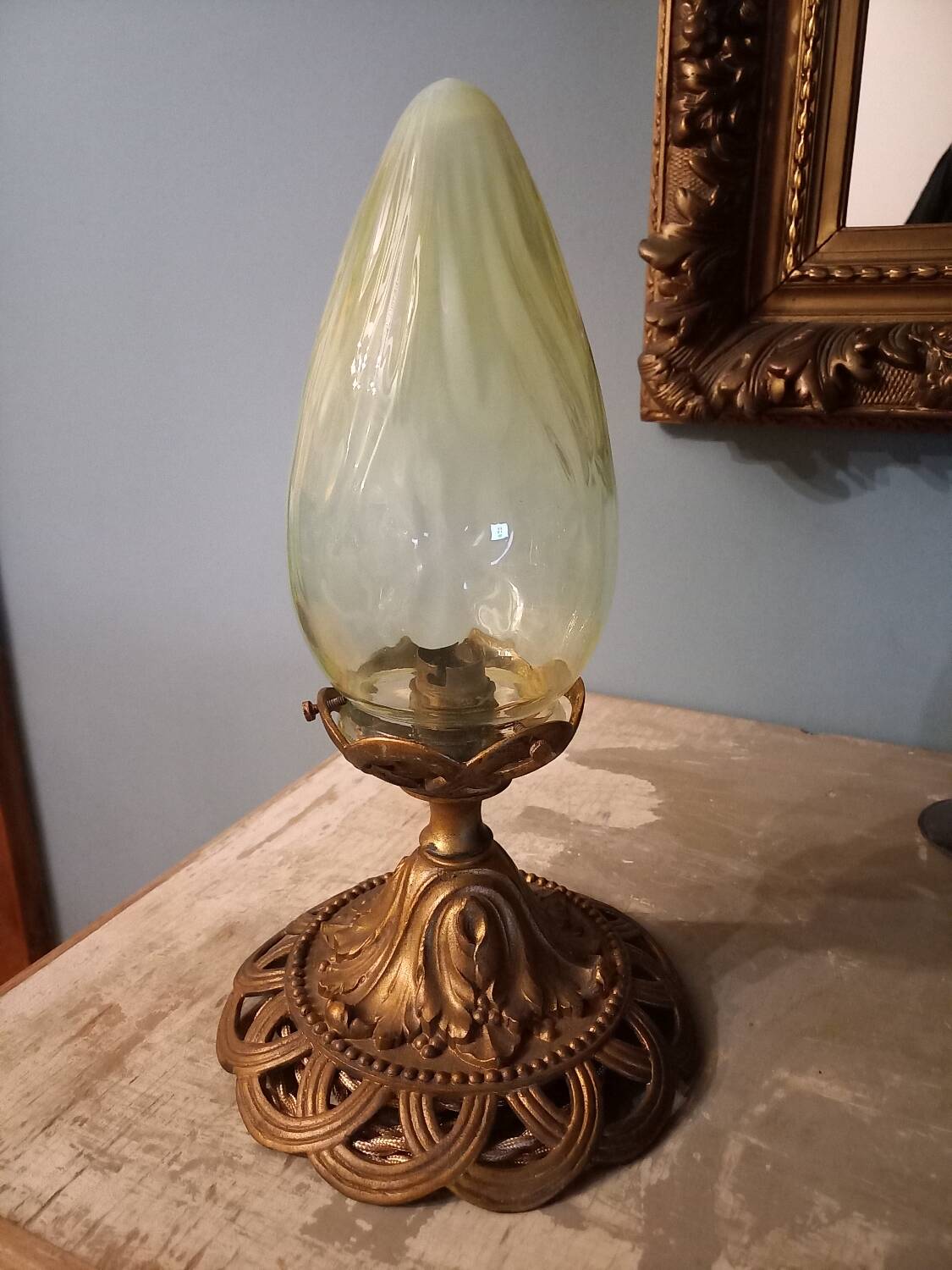 Luminaire globe verre ouraline ancien Art nouveau fin 19e début 20e siècle