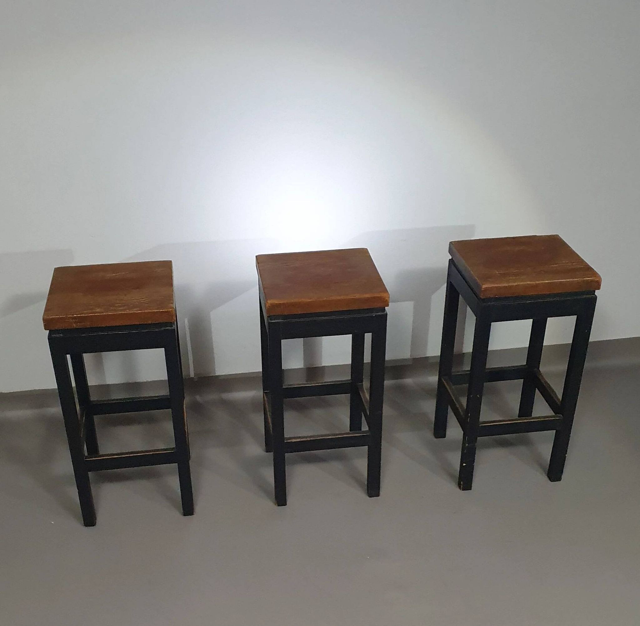3 x tabourets de construction en chêne années 1960