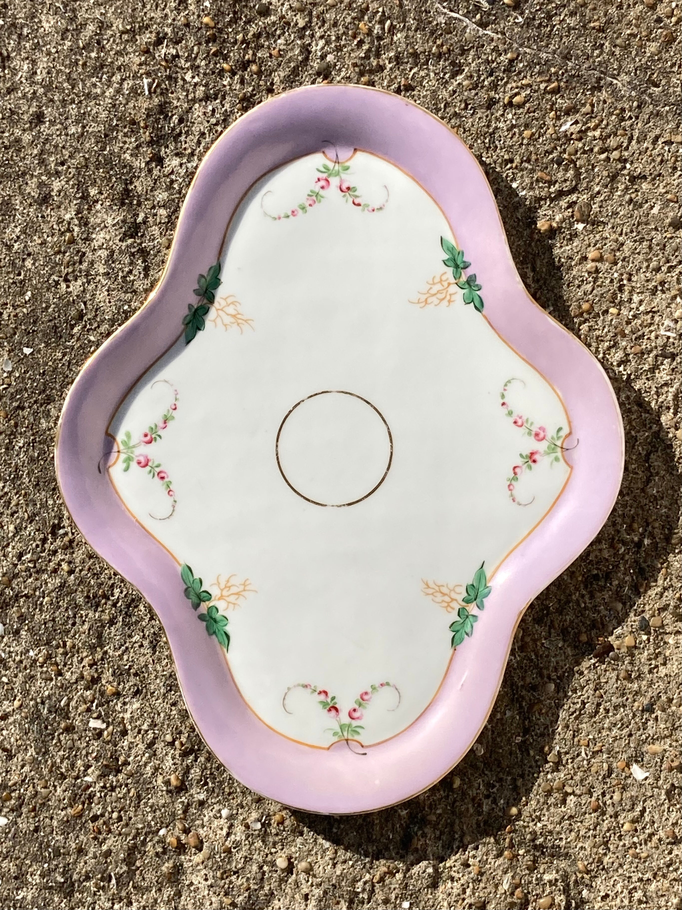 Ancient dish diamond shape