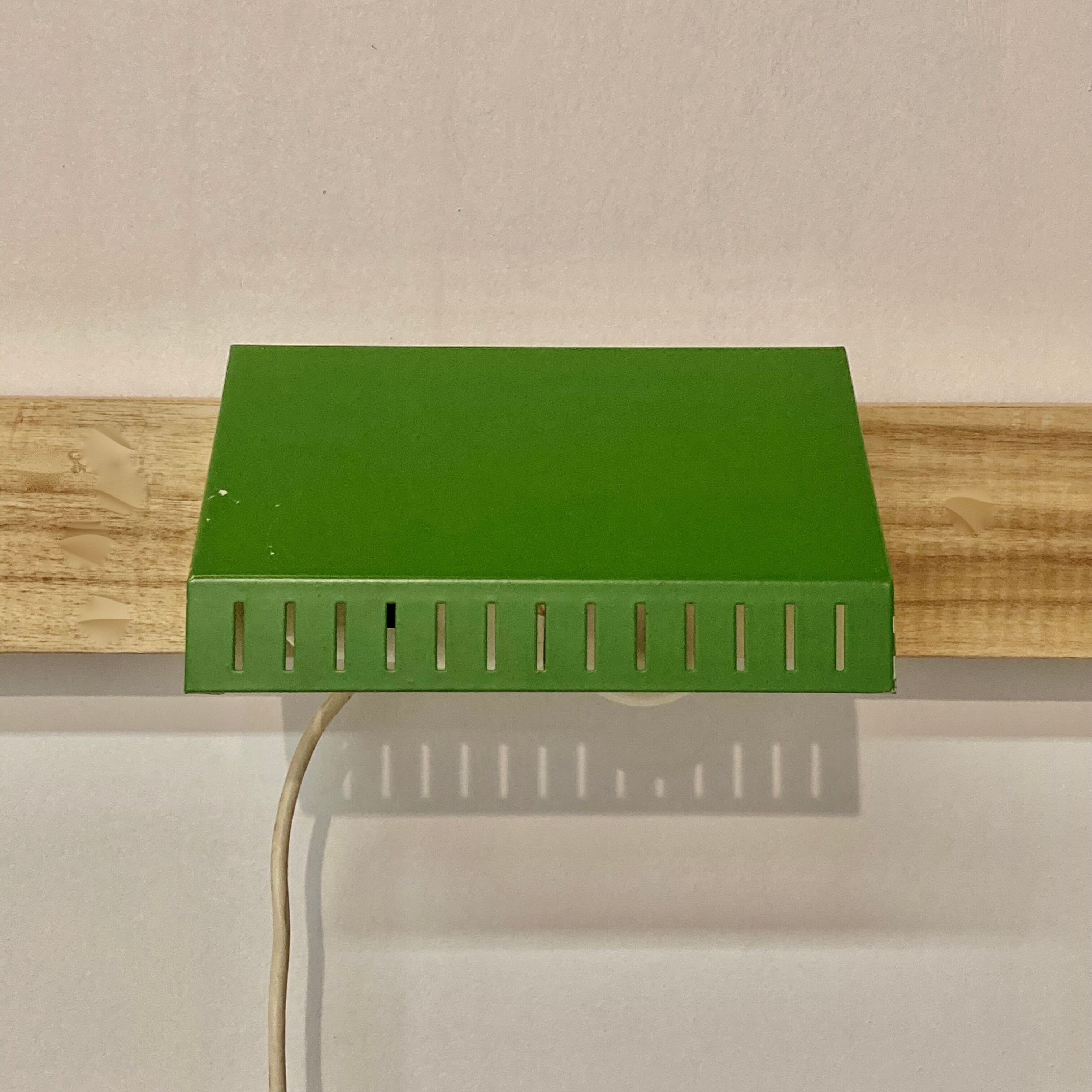 Green swivel wall lamp Scandinavian design 1950.