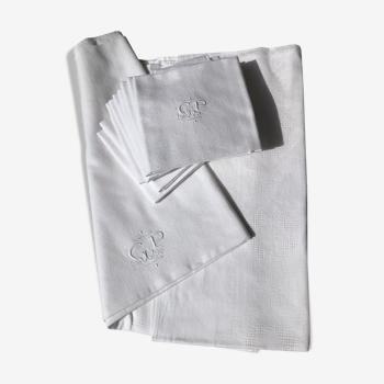 Nappe rectangle brodée GP avec 9 serviettes assorties losanges