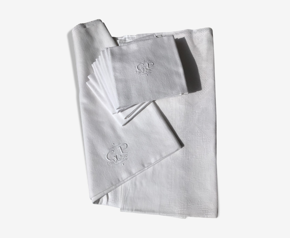 Nappe rectangle brodée GP avec 9 serviettes assorties losanges