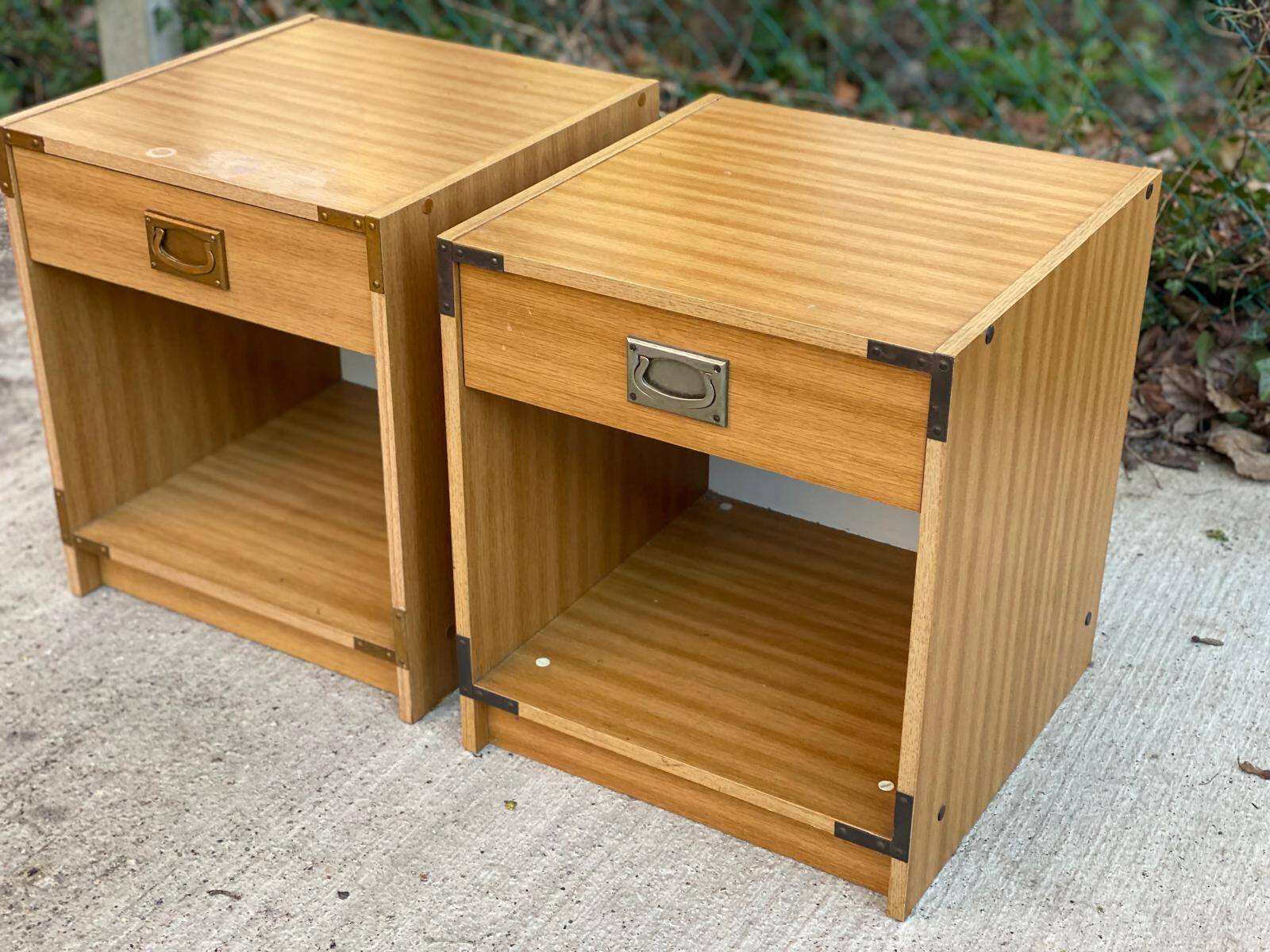 2 Scandinavian boat-style wooden bedside tables