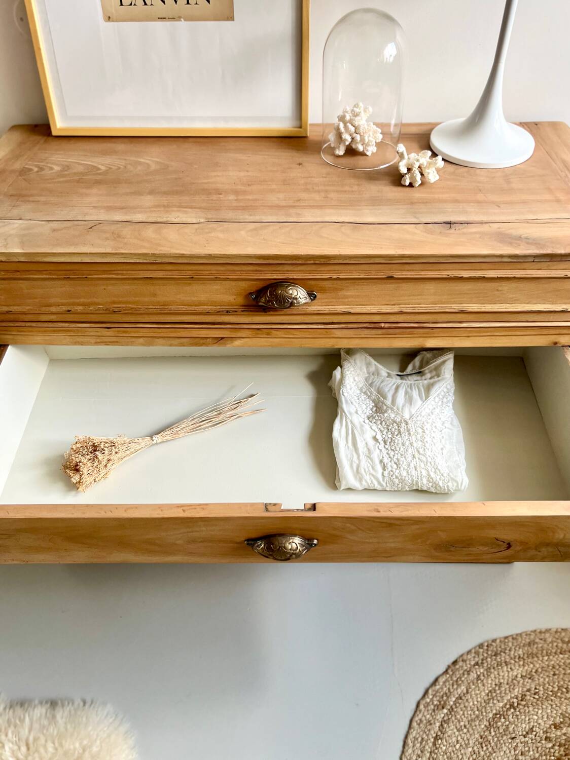 Commode ancienne, meuble de métier en orme massif