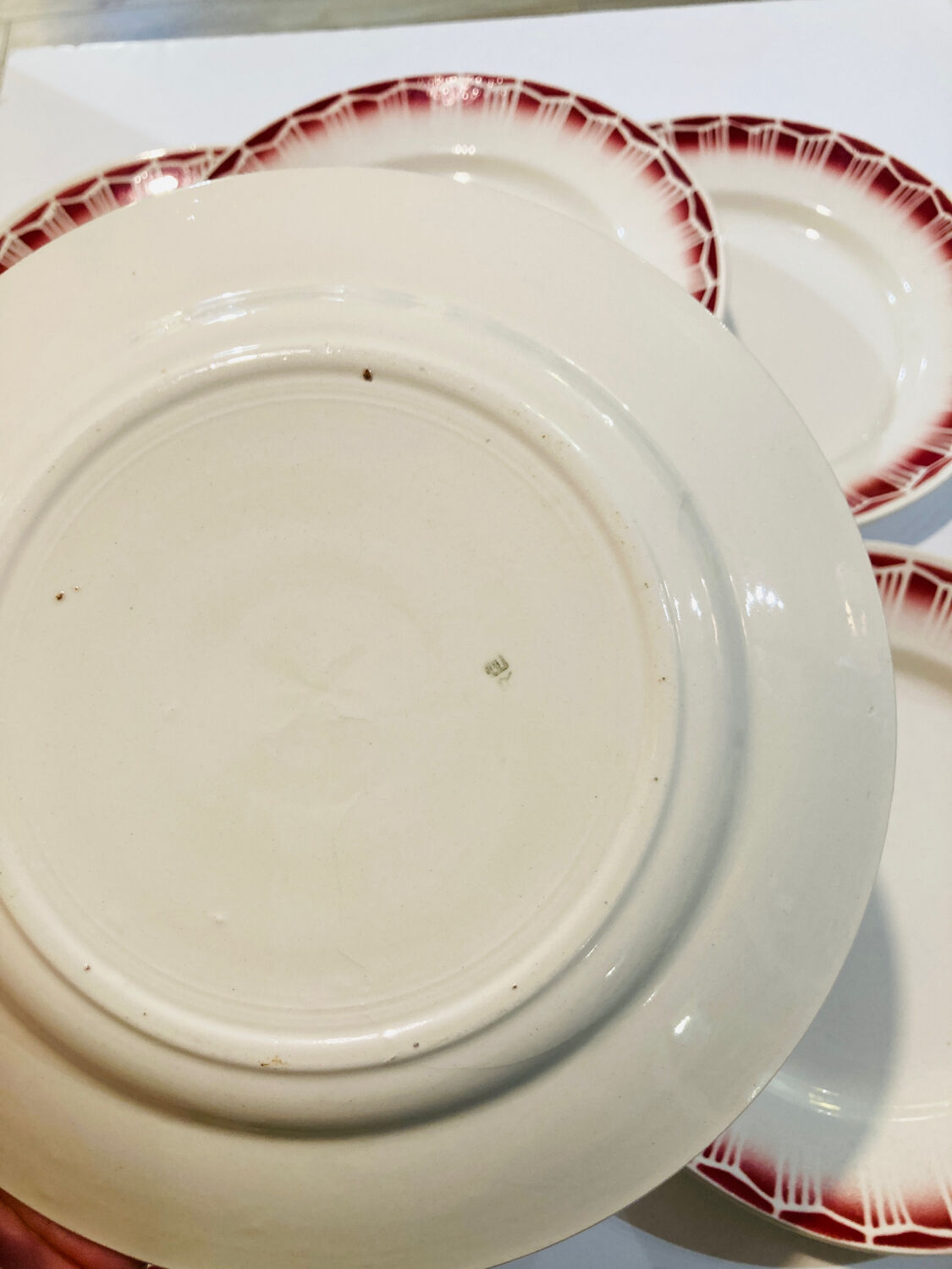 5 earthenware plates burgundy décor, kitchen