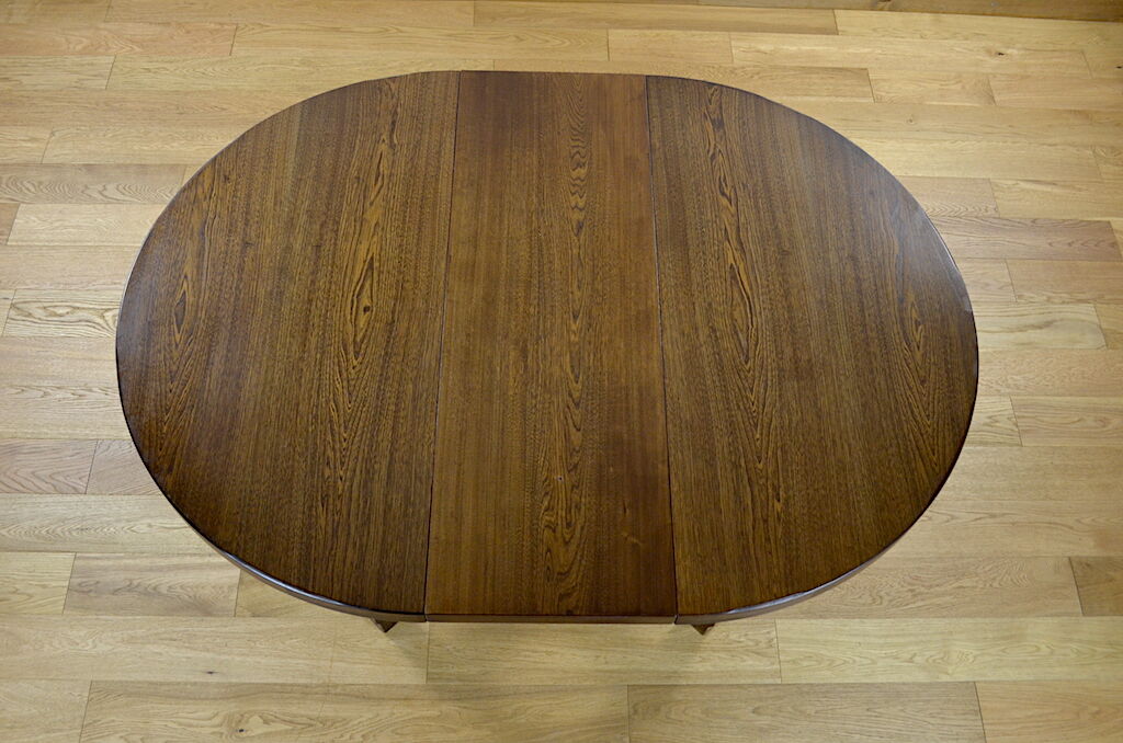 Round table / vintage oval in Aranjou elm