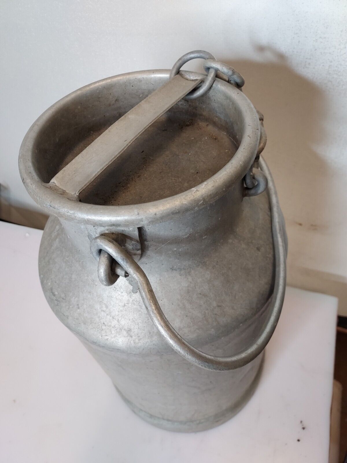 Former milk jug Hugonnet Dijon aluminum