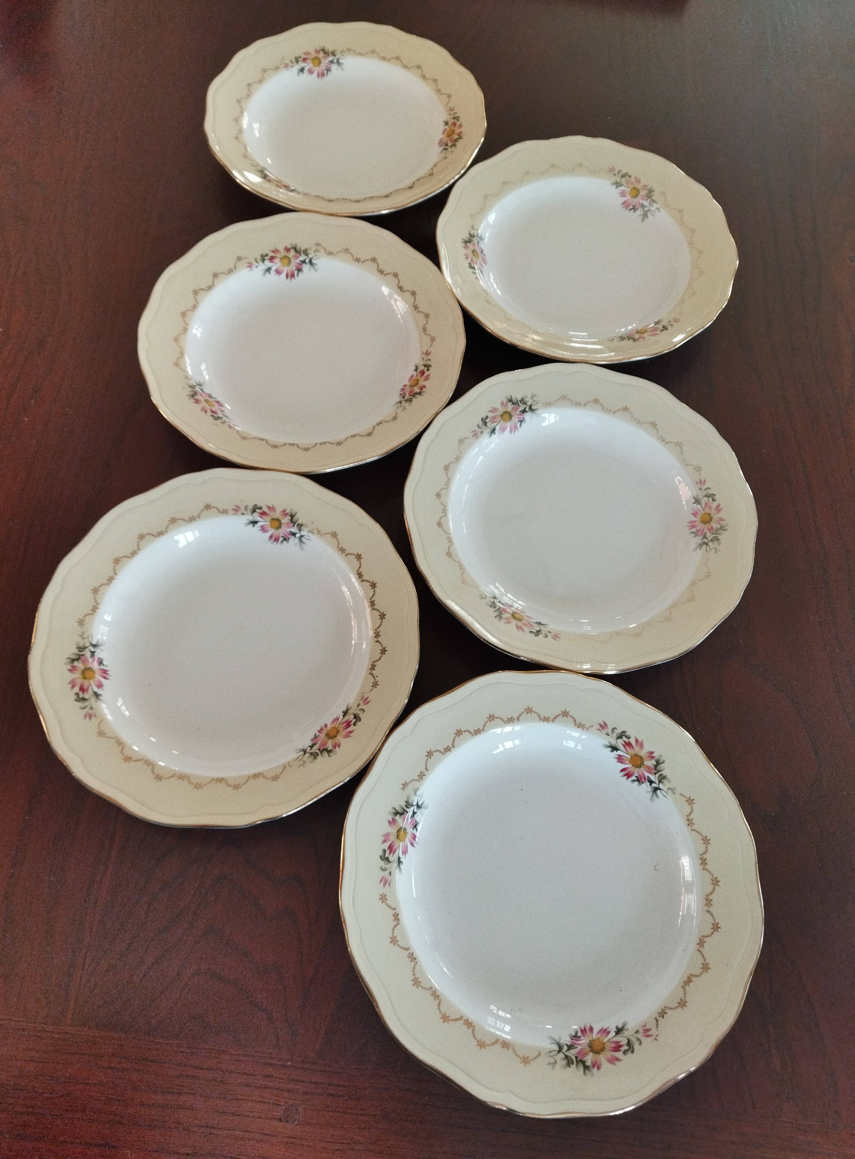 6 L’Amandinoise soup plates