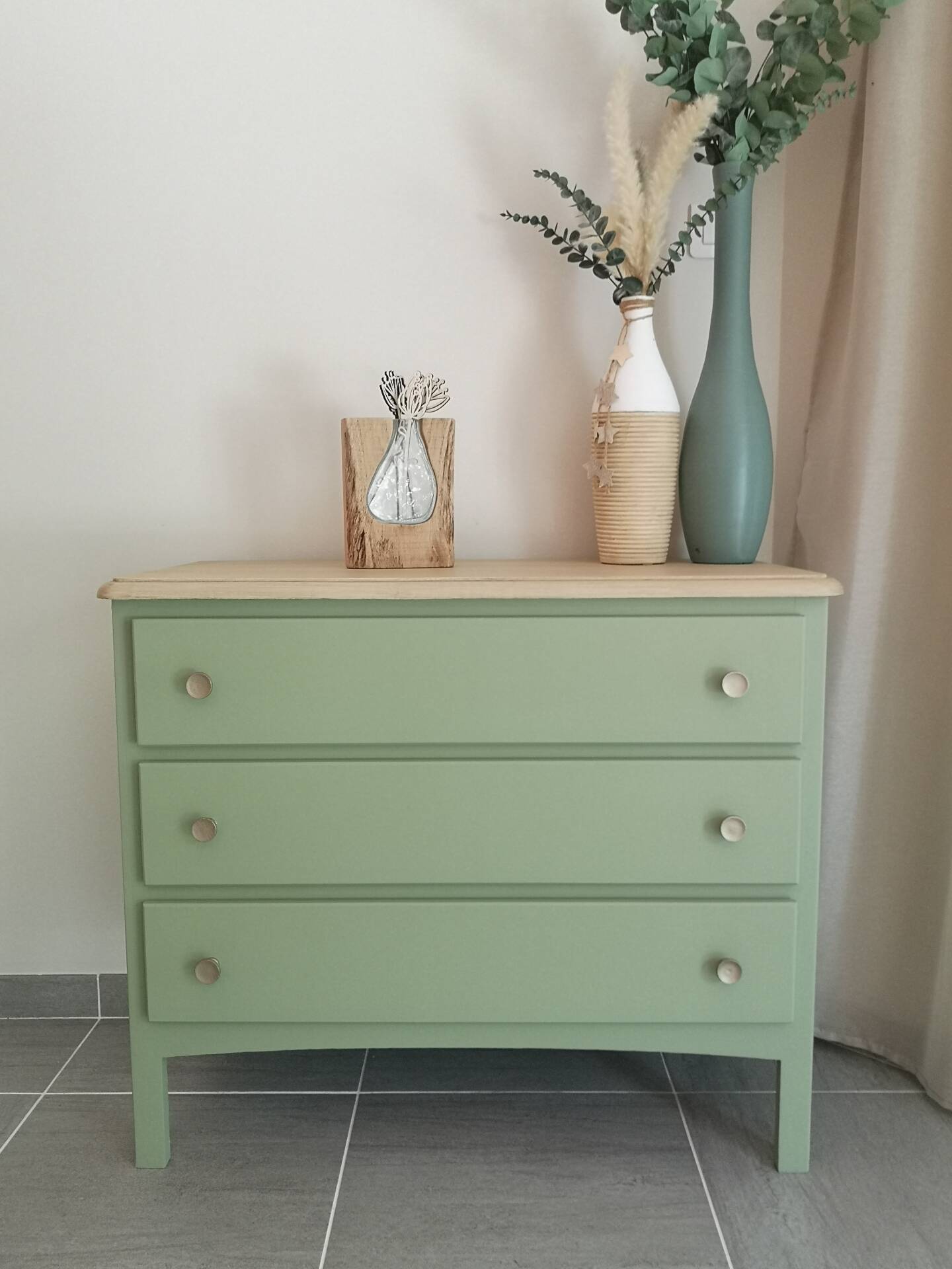 Matt green chest of drawers