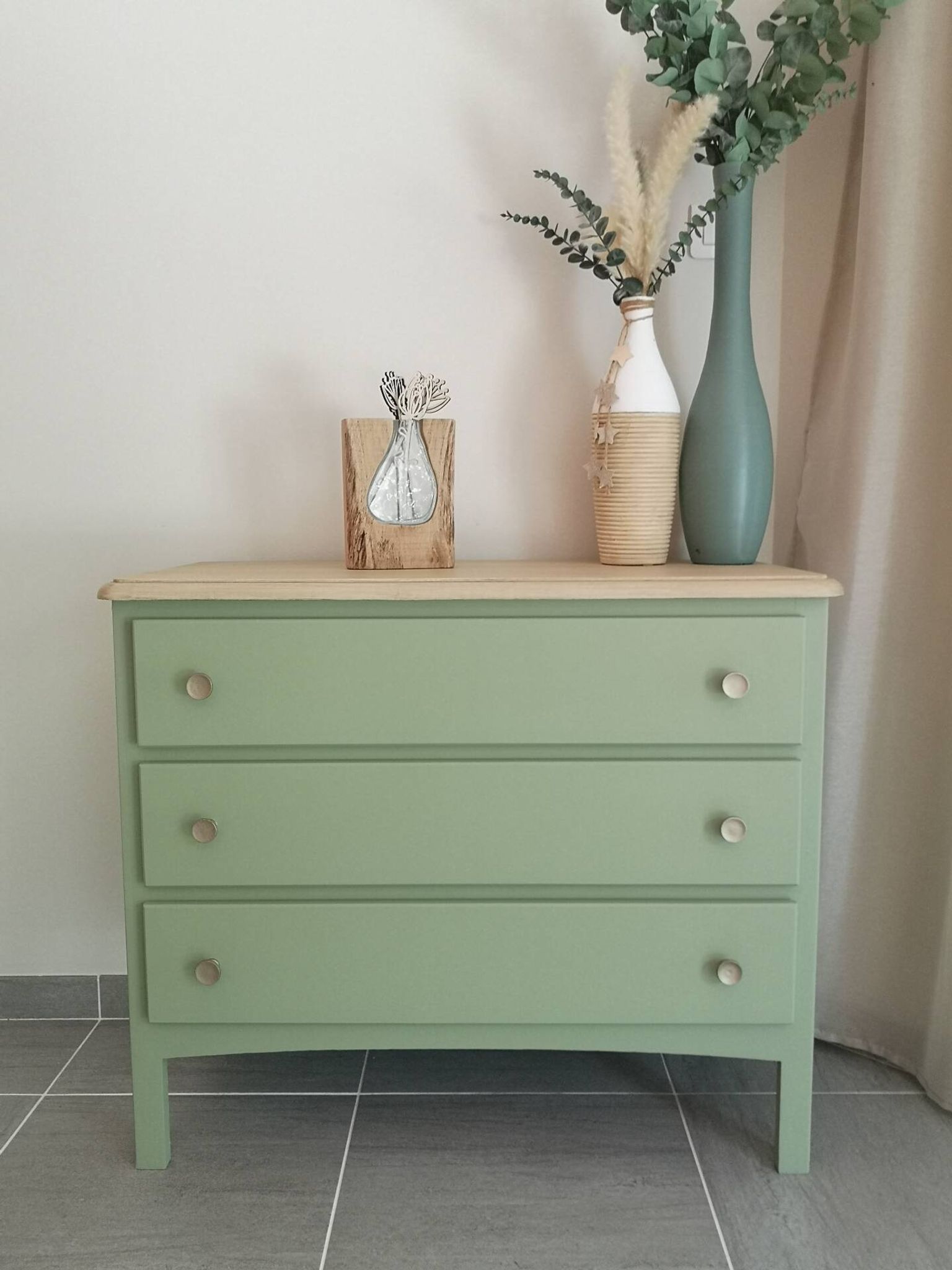 Matt green chest of drawers