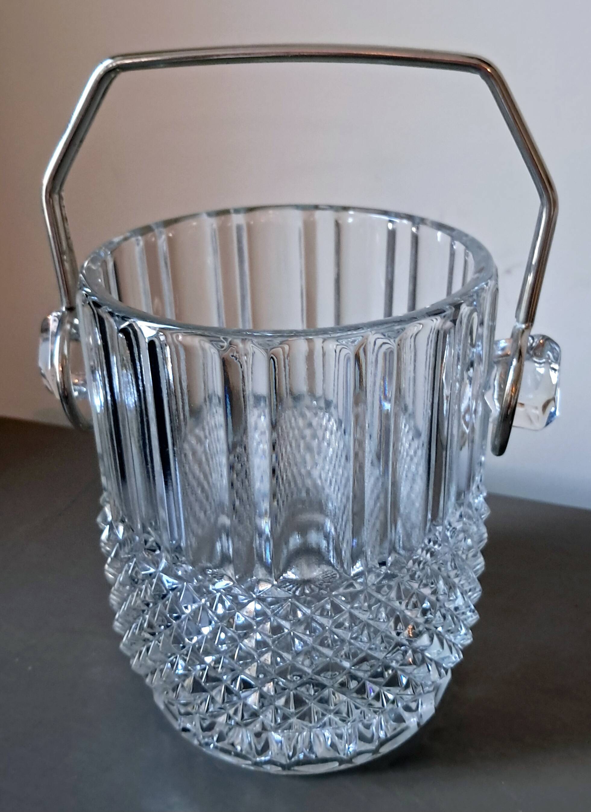 Ice bucket. Glass. 1970