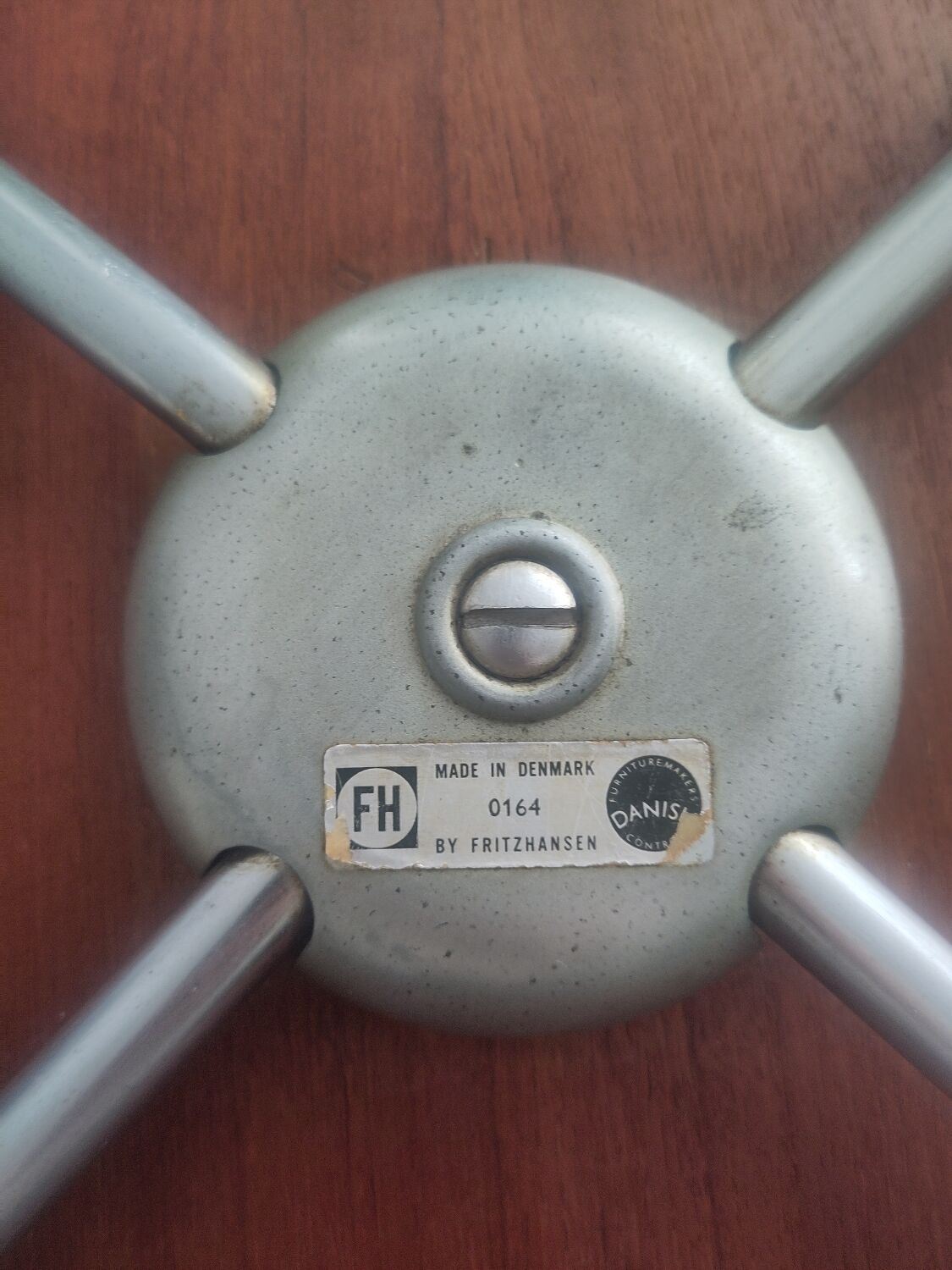 4 "Ant" chairs by Fritz Hansen, number 0164, refurbished.