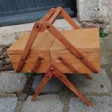 Sewing box worker