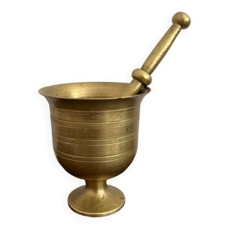 Brass mortar and pestle stand