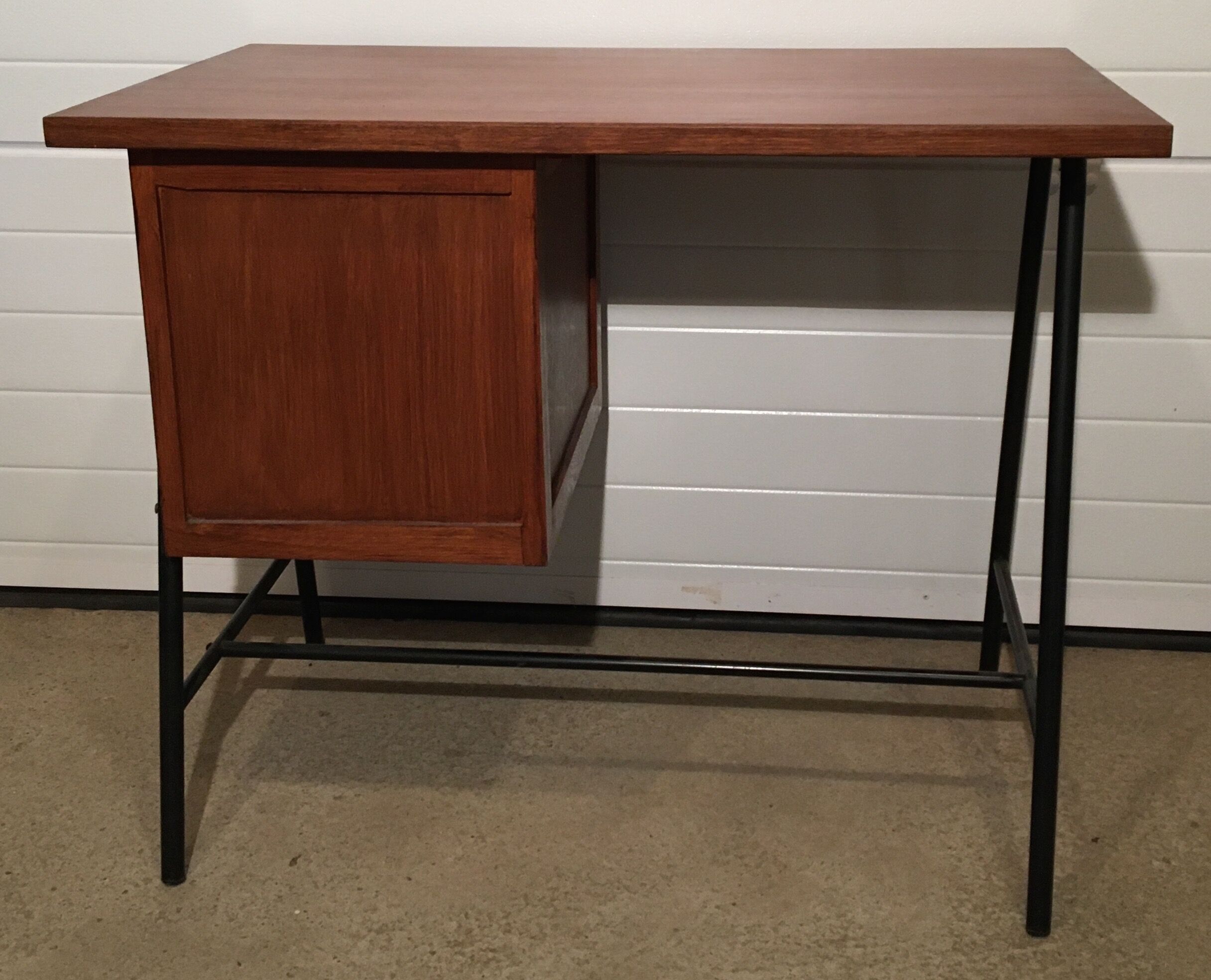 Bureau moderniste vintage