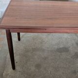 Scandinavian table with extensions