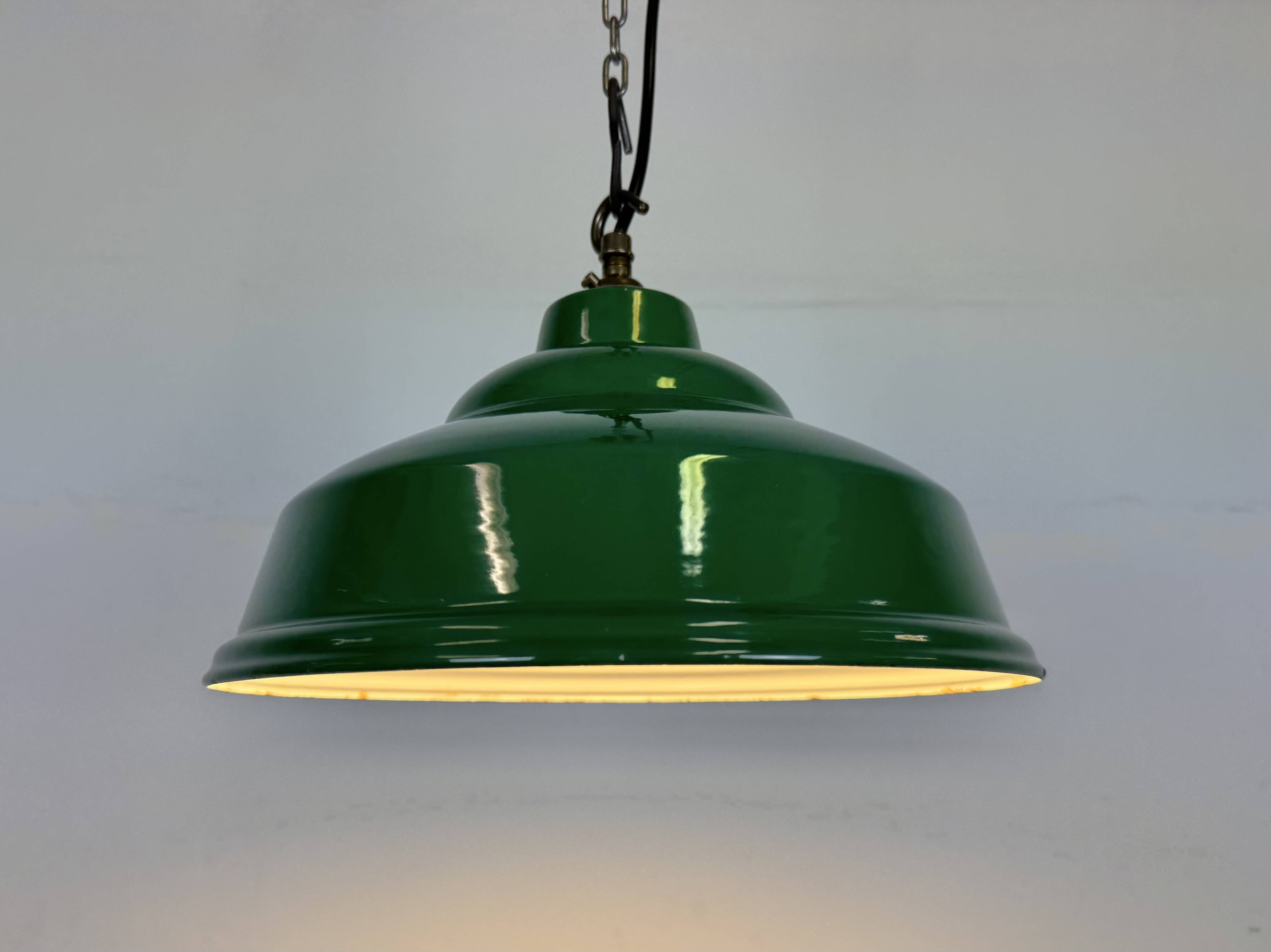 Industrial British Green Enamel Factory Pendant Lamp, 1960s