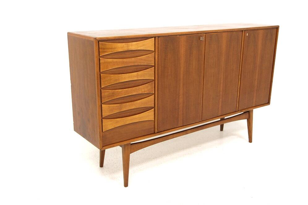 Enfilade scandinave en noyer, Möbelfabrik Linen, Horda, Suède, 1960